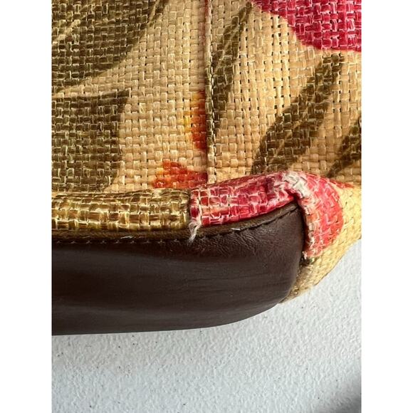 Relic Crossbody Bag Canvas Leather Strap Multicolor Hibiscus Flowers Key Holder - Picture 9 of 16